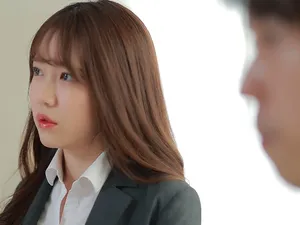 Bố Người chồng đi mát-xa thì bất ngờ khi bạn gái của con trai lại là nhân viên