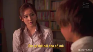 Nữ sinh mặc trang phục JK đích thực! Lần đầu tiên đi biển, ngoại hình siêu cao, hai bầu ngực trắng mịn, váy được vén lên để lộ ra bộ phận sinh dục không có lông, lỗ cận cảnh rất khít